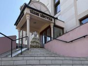 Szépséges könyvtárunk bejárata egy kicsit másképp :D…