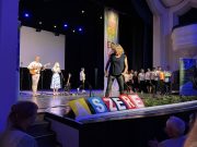 A VANfesztivál második napján megtelt a Tóth József Színház és Vigadó. A szerete…