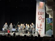 A VANfesztivál ünnepélyes megnyitója meghatotta a közönséget a Tóth József Szính…