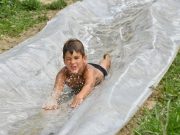 Felező buli a Tiszánál – házi csúszdával és sok nevetéssel!…