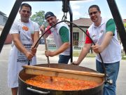 Néhány múltidéző fotó az elmúlt évek Lecsófesztiváljairól…..
