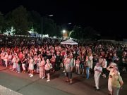 Színpadon a Csík Zenekar…