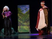 A didergő király…