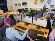 Pályaorientációs foglalkozásokon az általános iskolások a Pollák Digitális Közös…