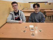 A 10.A osztály két ügyes, és főleg kreatív diákja a Jókai 200 versenysorozat rés…