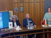 Néma segélykiáltás – jelezd, ha bántalmaznak!…