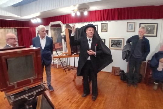 120 éve nyitotta meg Fridrich János a fényírdáját…