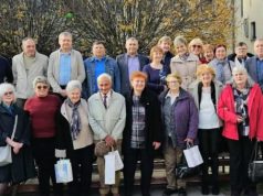 A Köztársaság Téri Általános Iskolából 1975-ben elballagott 8/A osztály tanulói …