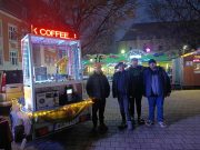Karácsonyi hangulatban – már a Kossuth téren vagyunk!Gyertek, mindenki vendégünk…