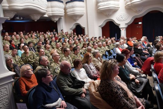 Lélekemelő adventi koncert a Tóth József Színház és Vigadóban…