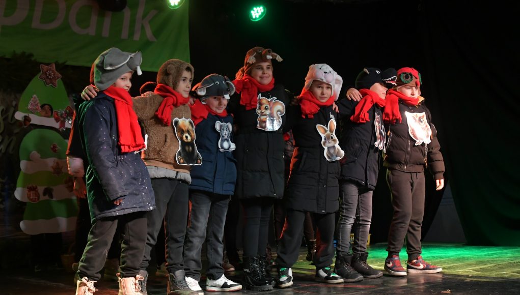 Meggyújtották a harmadik adventi gyertyát Szentesen…