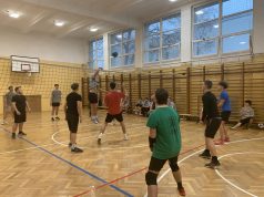 Utolsó mérkőzéseihez érkezett a hagyományos Mikulás Röplabda Kupa a Pollákban! …