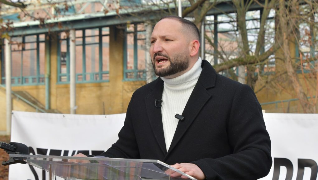 „Szentes többet érdemel” – négy éve romokban a városi sportcsarnok…