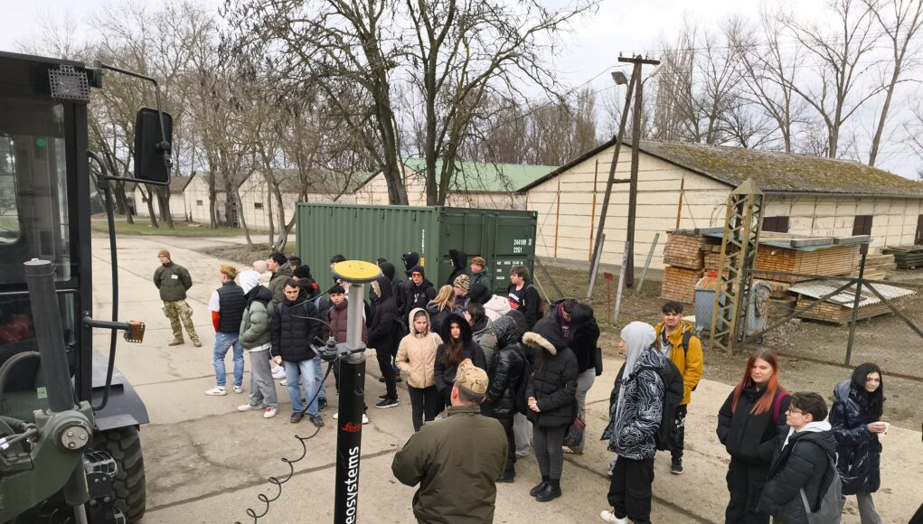 A HSZC Sz̳e̳n̳t̳e̳s̳i̳ Zs̳o̳l̳d̳o̳s̳ Fe̳r̳e̳n̳c̳ Te̳c̳h̳n̳i̳k̳u̳m̳ h̳ír̳e̳i̳…