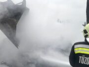 Homlokrakodóval a lángok ellen – műszaki katonáink segítettek Dabason…