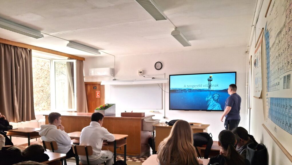 A HSZC Sz̳e̳n̳t̳e̳s̳i̳ Zs̳o̳l̳d̳o̳s̳ Fe̳r̳e̳n̳c̳ Te̳c̳h̳n̳i̳k̳u̳m̳ h̳ír̳e̳i̳…