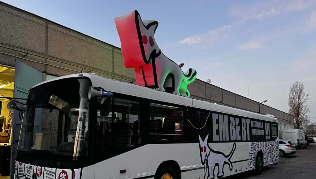 Ingyensör és rendszerváltás: Szentesre érkezik a Hiánypótló Busz…