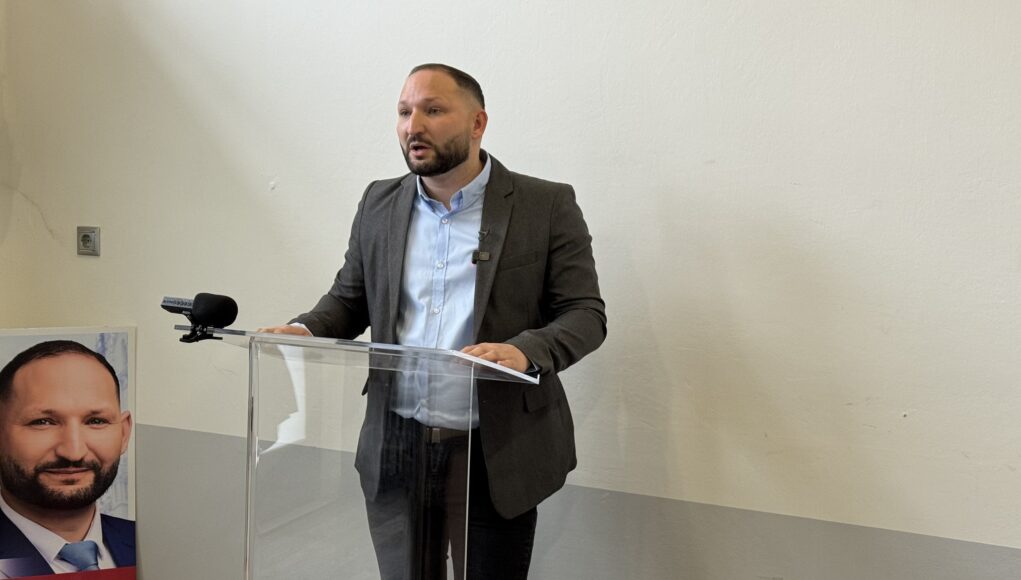 Nyilvános vitára hívta a kormánypárti jelöltet…