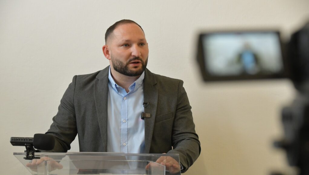 Nyilvános vitára hívta ki ellenfelét Varga Ferenc…