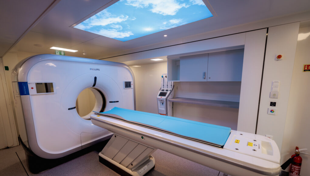 Zavartalan betegellátás mobil CT-vel az SZTE Szent-Györgyi Albert Klinikai Közpo…