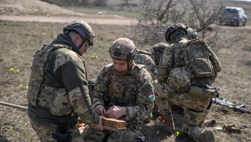 Harctéri szinergia: műszaki támogatás a páncélozott erők mögött…