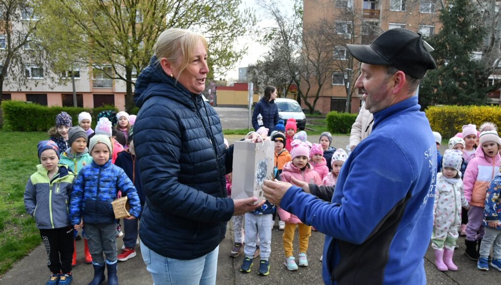 A jótékony festő játékot szervezett…