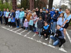 Kékbe borult a Kurca-part és a Megyeháza: Sikeres volt az autizmus világnapi öss…
