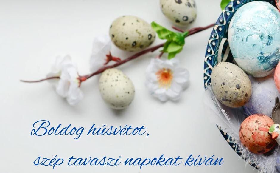 Mindenkinek békés ünnepet, élményekkel teli pihenést kívánnak szeretettel a Poll…