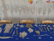 Aprólékos csomók és tiszta dallamok: Kiállítással zárták a tanévet a Boros oktat…
