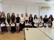 Nappali tagozatos kozmetikus tanulóink sikeres ágazati vizsgát tettek….